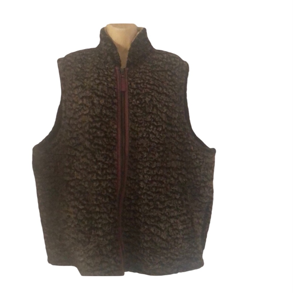Woman’s fall cozy zip up Sherpa vest